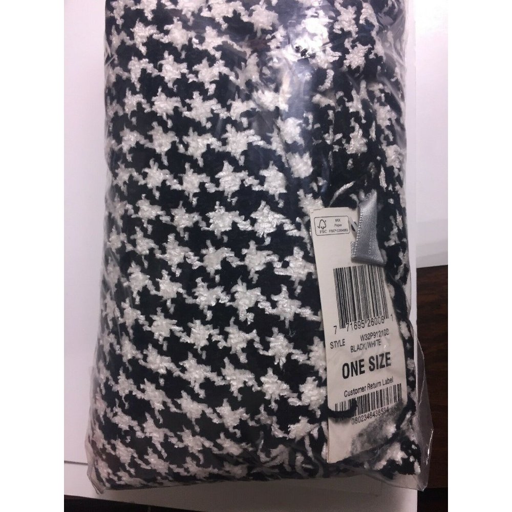 Charter Club Chenille Houndstooth Fringe Scarf, Retail $48.00 - Picture 4 of 4